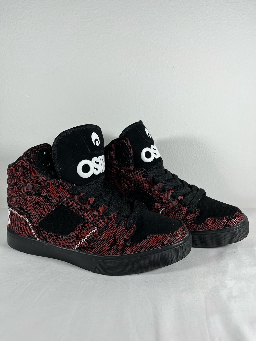 Vintage Y2K Osiris Clone NYC Mens Skater Shoes size 9 Red Camo Snakeskin